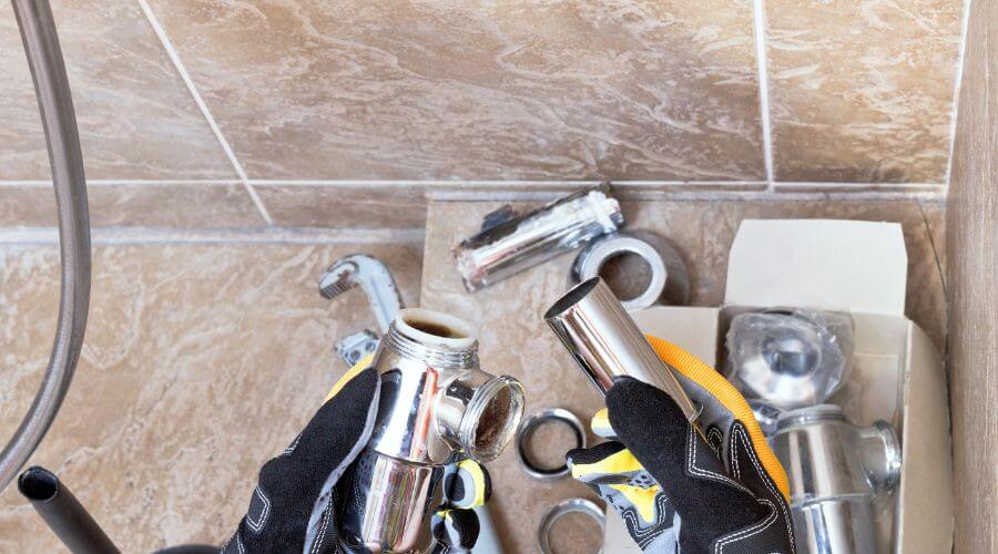 Professional gutter cleaning in Laguna Beach, CA